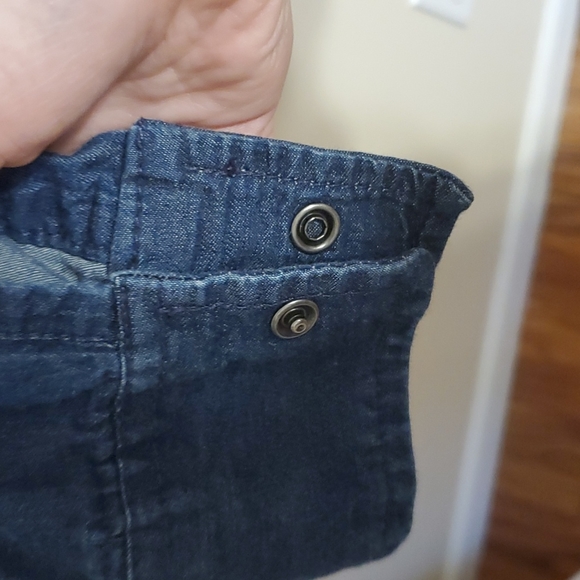 American Rag Mens  jean snap button down shirt with button cuffs. - Picture 4 of 4